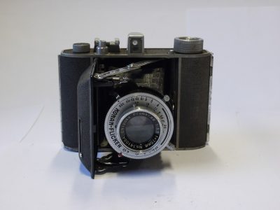 Minolta Semi Minolta II 6x4 on 120 folding camera with 75mm f3.5 Promar lens in Konan-Flicker shutter