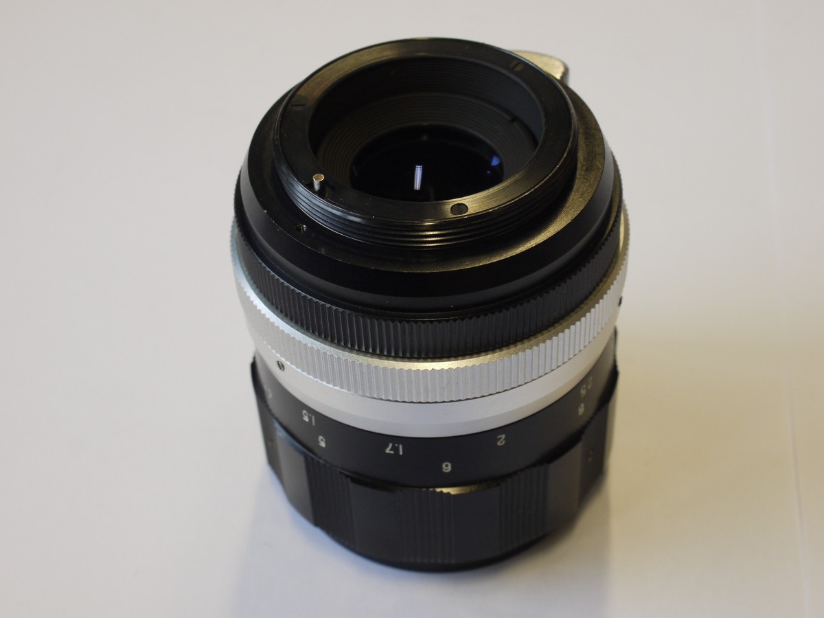 Pentax 105mm f2.8 Auto-Takumar manual focus M42 screw mount lens +