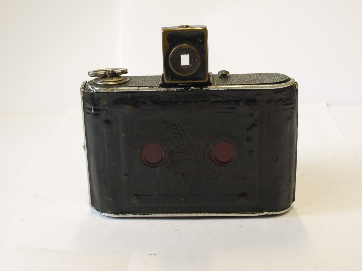 mwclassiccameras-20231027-119 Kodak Vollenda 3x4cm on 127 folding camera c1932-37 with Albada finder & Schneider 5cm f3.5 Radionar lens in Compur shutter