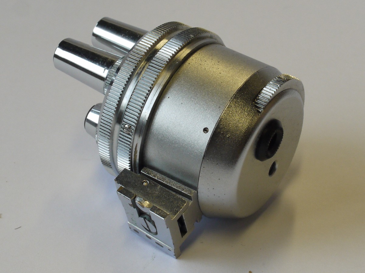 mwclassiccameras-20231027-238 Foinix Barrel shaped Multi-Turret finder, all chrome, for 35, 50, 85, 90 & 135mm + makers leather case