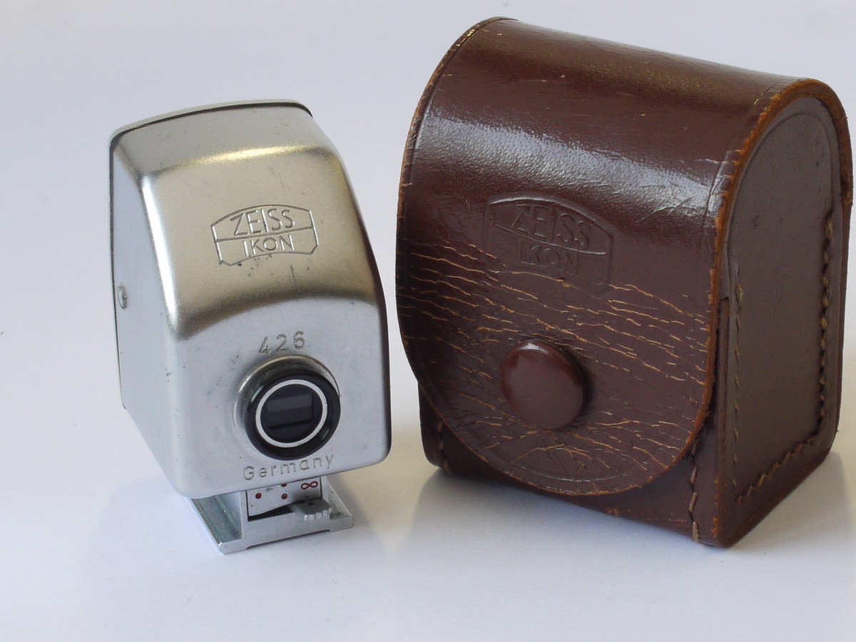 mwclassiccameras-20231027-242 Zeiss Ikon Multi Bright-line accessory shoe finder (426), for 35, 85 & 135mm + leather case