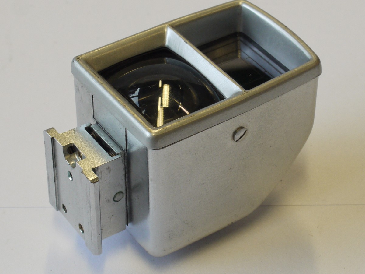 mwclassiccameras-20231027-244 Zeiss Ikon Multi Bright-line accessory shoe finder (426), for 35, 85 & 135mm + leather case