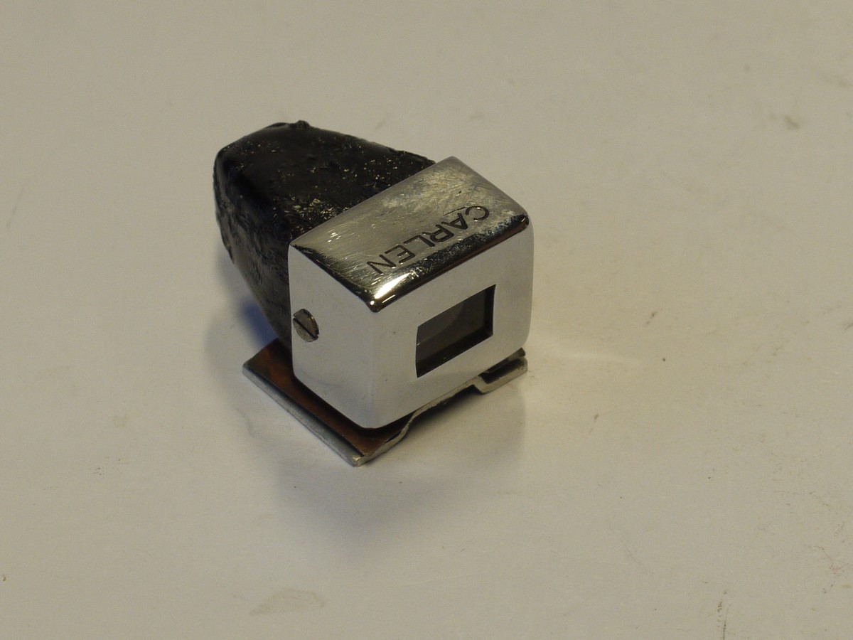 mwclassiccameras-20231027-487 Carlen Wide-angle optical shoe finder, compact chrome & black crackle casing. UNCOMMON