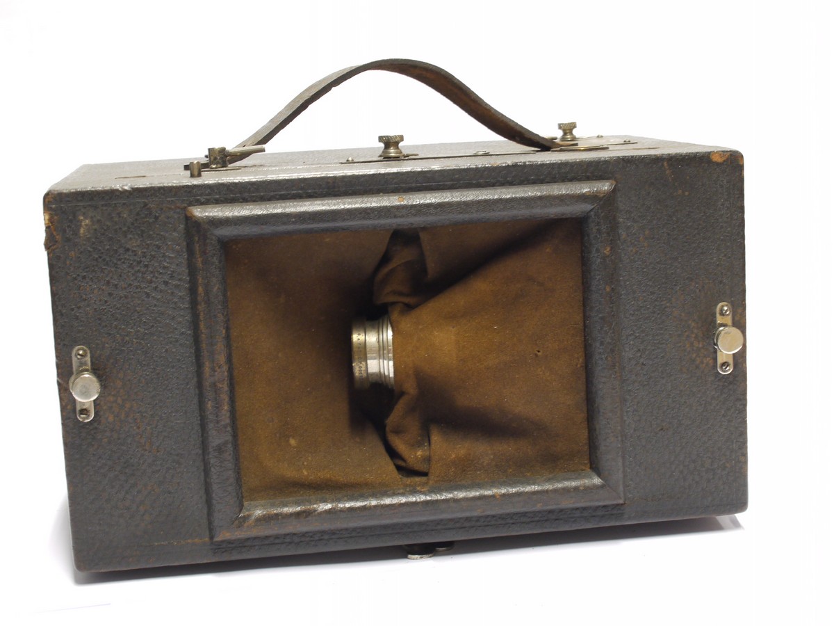 mwclassiccameras-20231027-509 Multiscope & Film Co. USA Al-Vista 5B Panoramic large rollfilm camera c1900-1908 (5 inch high format) with Goerz 124mm f6.8 Dagor Series III Doppel Anastigmat lens. RARE