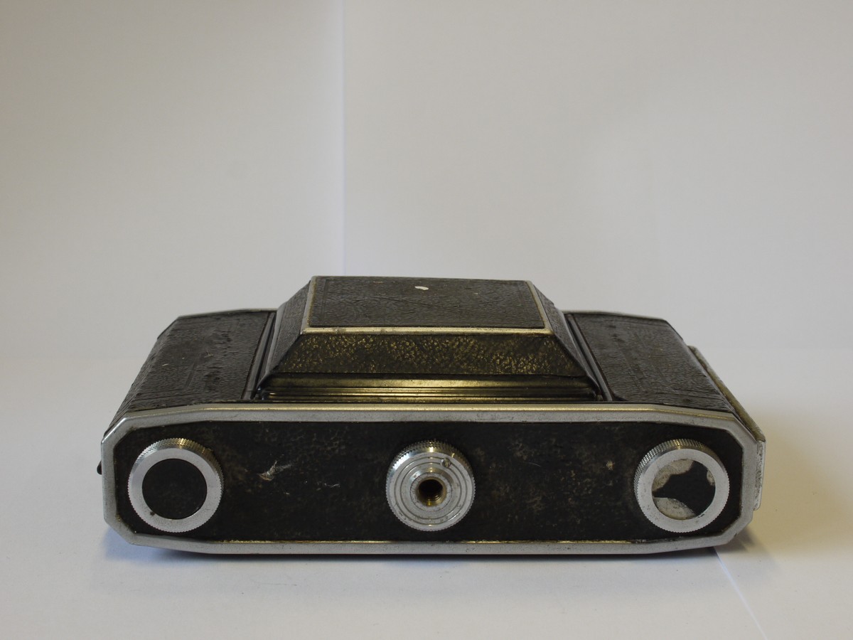 mwclassiccameras-20231027-7 Beauty Six Model 1 c1953 6x6/6.45 on 120 folding camera with 8cm f3.5 Domer lens in TKK shutter. UNCOMMON
