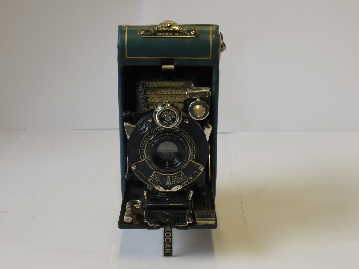 mwclassiccameras-20231027-70 Kodak Vest Pocket Series III BLUE Vanity folding camera with black bellows & Blue presentation case