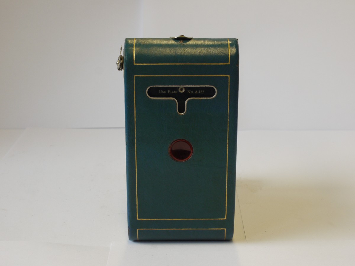mwclassiccameras-20231027-72 Kodak Vest Pocket Series III BLUE Vanity folding camera with black bellows & Blue presentation case