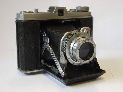Beauty Six Model 1 c1953 6x6/6.45 on 120 folding camera with 8cm f3.5 Domer lens in TKK shutter. UNCOMMON