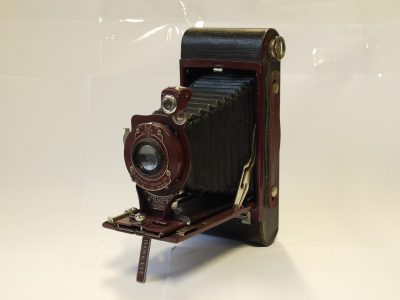 Kodak Rainbow Hawkeye No.2A Folding Special c1930-33, Maroon coloured, with handle, with 127mm f6.3 Anastigmst lens
