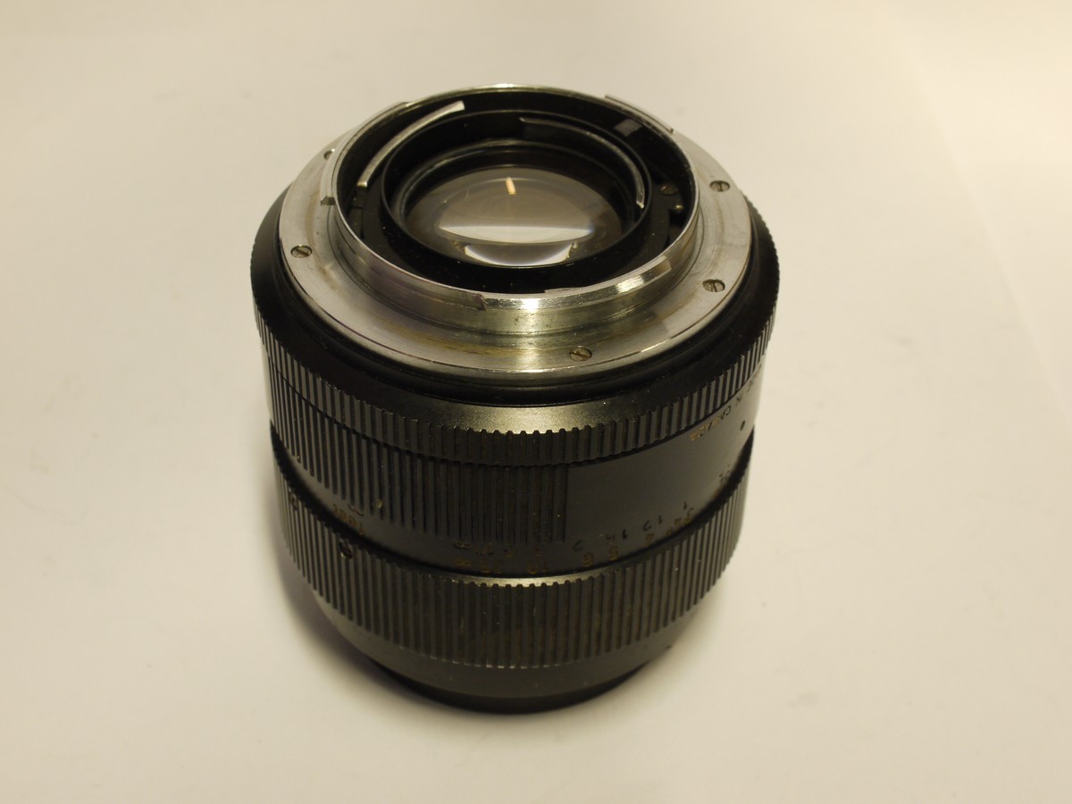 mwclassiccameras-20231110-346 Leitz Canada 35mm f2 Summicrton-R 2-cam (No.2403899)