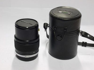 Olympus 135mm f3.5 E Zuiko Auto-T manual focus OM mount lenswith built-in lens hood + Olympus caps & case