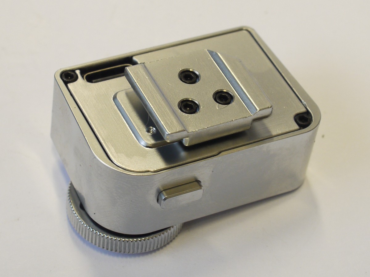 mwclassiccameras-20231117-121 AstrHori AH-M1 small shoe mounting CDS Exposure Meter, chrome, with USB charger & makers box
