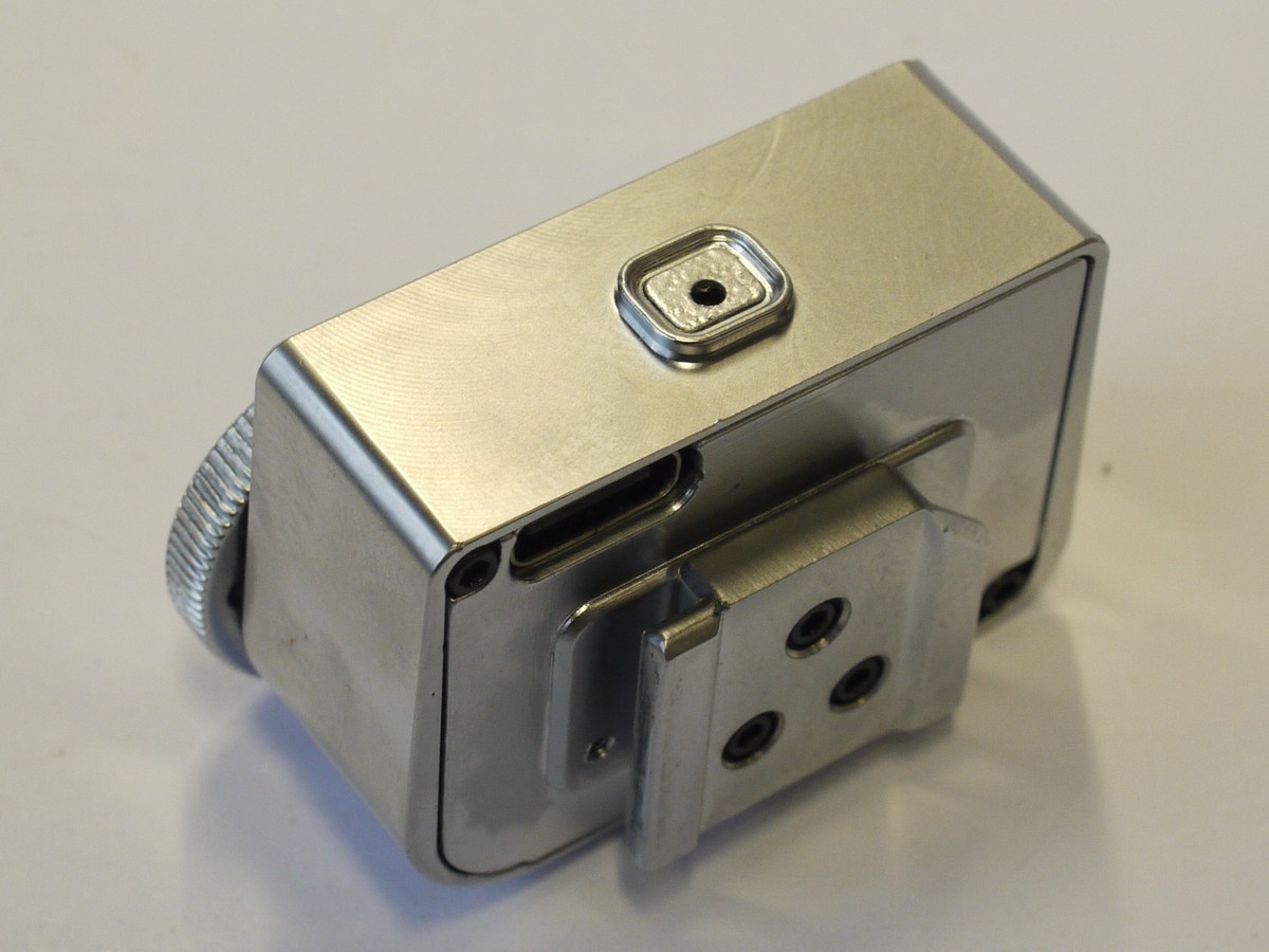 mwclassiccameras-20231117-122 AstrHori AH-M1 small shoe mounting CDS Exposure Meter, chrome, with USB charger & makers box