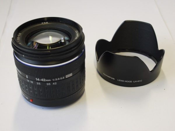 Olympus 14-42mm f3.5-5.6 Four Thirds lens (for E1/E3/E30 etc.,) + 