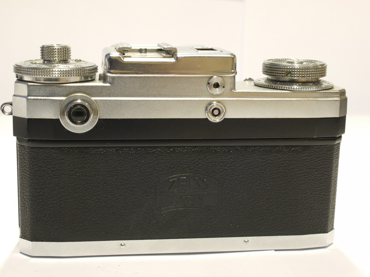 mwclassiccameras-20231117-259 Zeiss Ikon Contax IIIa coloured dial (No.Y56575) + Carl Zeiss 50mm f2 Sonnar coated lens (No.1734023)