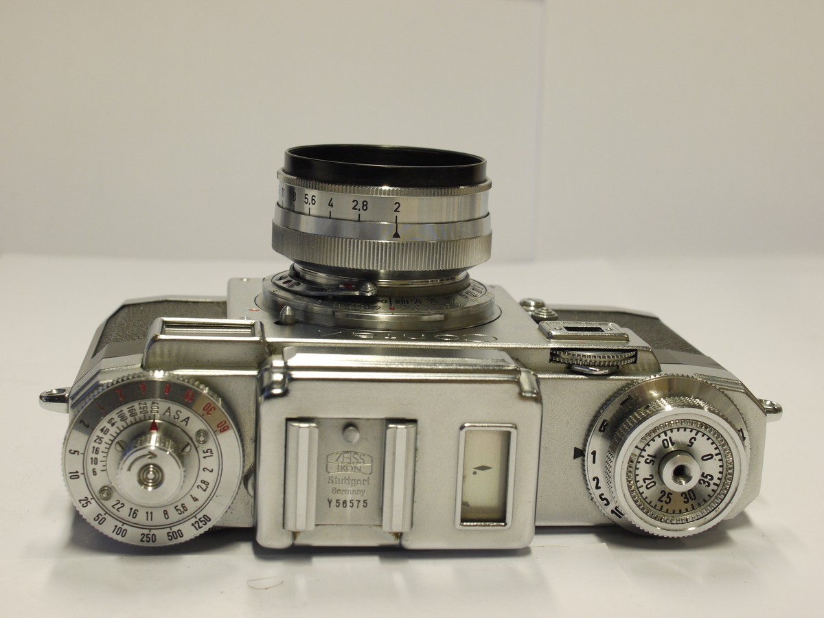 mwclassiccameras-20231117-260 Zeiss Ikon Contax IIIa coloured dial (No.Y56575) + Carl Zeiss 50mm f2 Sonnar coated lens (No.1734023)