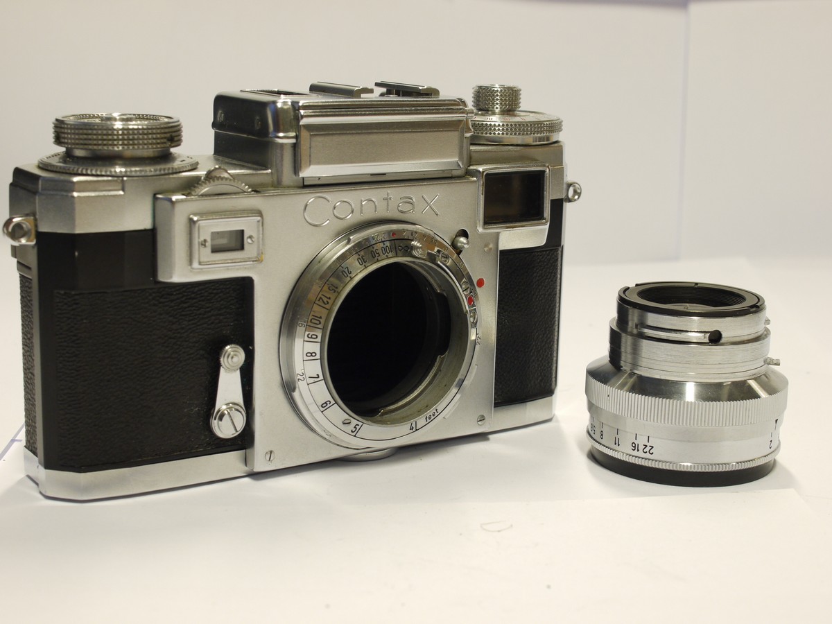 mwclassiccameras-20231117-262 Zeiss Ikon Contax IIIa coloured dial (No.Y56575) + Carl Zeiss 50mm f2 Sonnar coated lens (No.1734023)