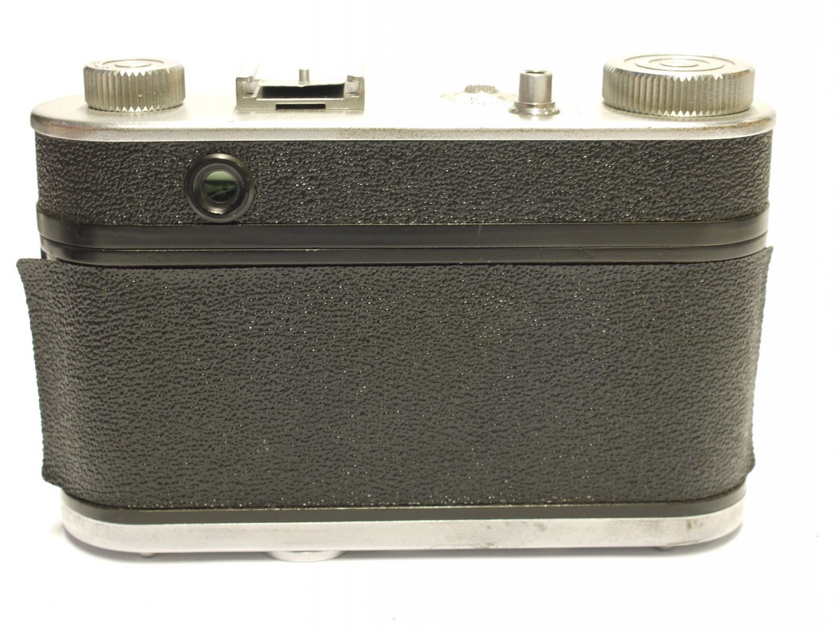 mwclassiccameras-20231117-275 Futura P 35mm couple rangefinder camera body only (no lens). Tske Futura screw mount lenses