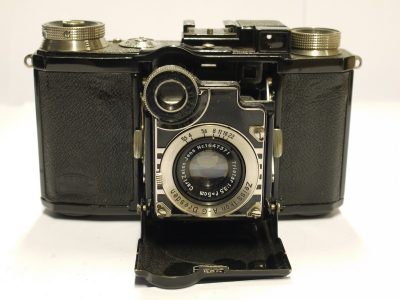 Zeiss Ikon Super Nettel 35mm folding coupled rangefinder camera, black, with 5cm f3.5 Triotar lens