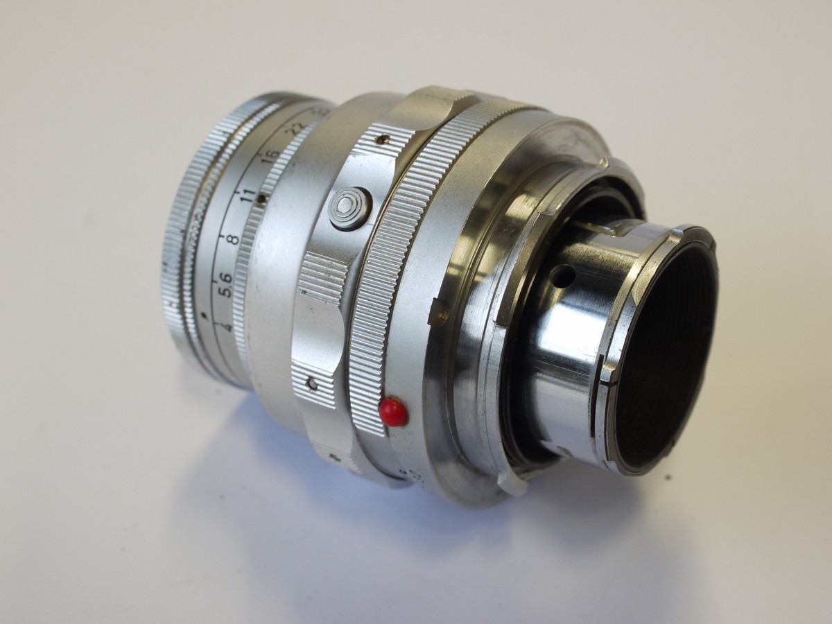 mwclassiccameras-20231117-85 Leitz Wetzlar 9cm f4 Elmar-M chrome, collapsible lens (No.1630314)