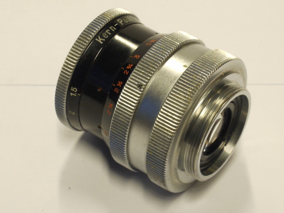 mwclassiccameras-20231124-279 Kern 25mm f1.5 Pizar H16 RX C mount lens + front cap