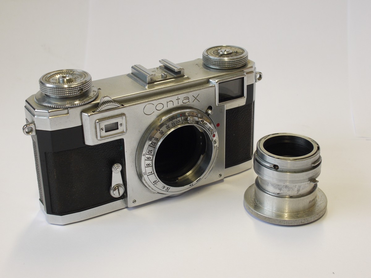 mwclassiccameras-20231124-41 Zeiss Ikon Contax IIa + Carl Zeiss 5cm f3.5 Tessar T coated collapsible lens