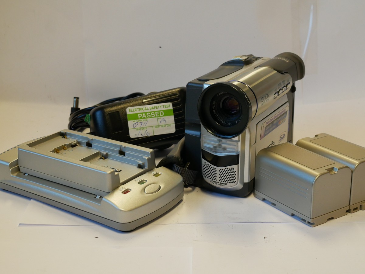 mwclassiccameras-20231201-126 Panasonic NV-DS65B DV Digital Handycam, with 2.3-23mm f1.8 lens, with soft grip, 2 x Batteries & Energizer charger