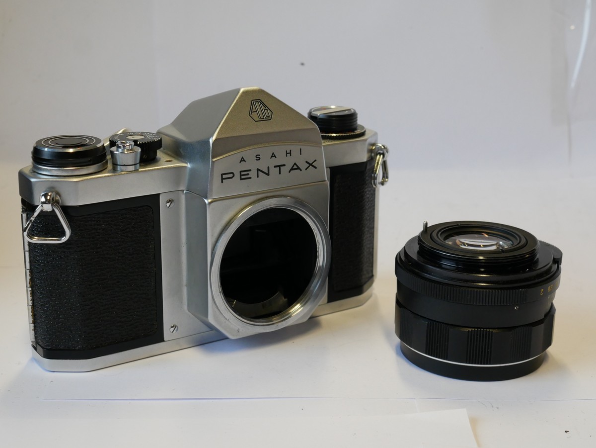 mwclassiccameras-20231201-51 Pentax S1A 35mm SLR + 55mm f2 Super Takumar M42 screw mount, with Pentax front cap. NON-WORKING CAMERA