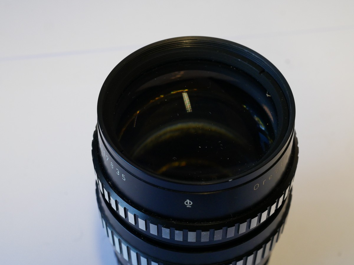 mwclassiccameras-20231201-82 Meyer Optik 135mm f2.8 Orestor manual focus pre-set Exakta mount lens + caps