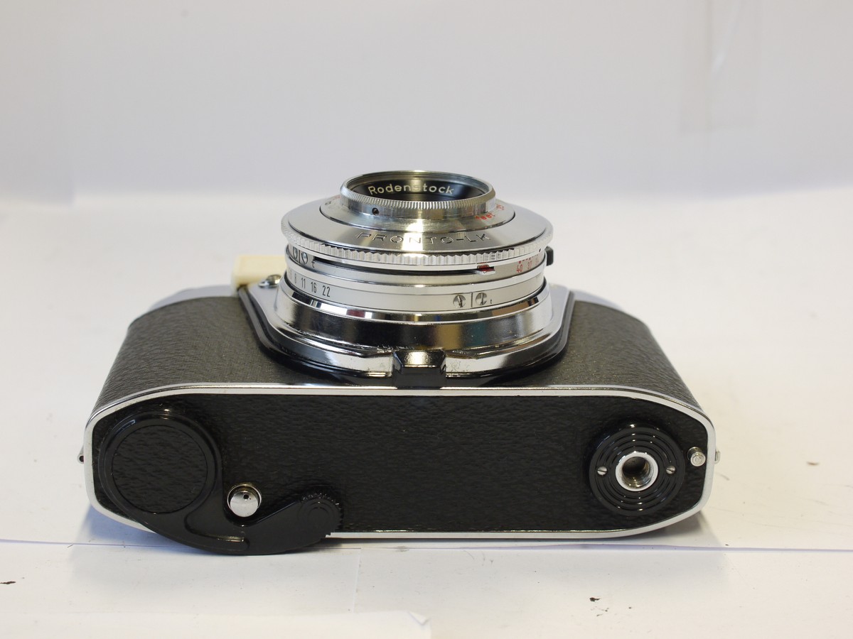 mwclassiccameras-20231208-10 Kodak Retinette IB 35mm zone-focus, selenium metered camera with Rodenstock 45mm f2.8 Reomar lens