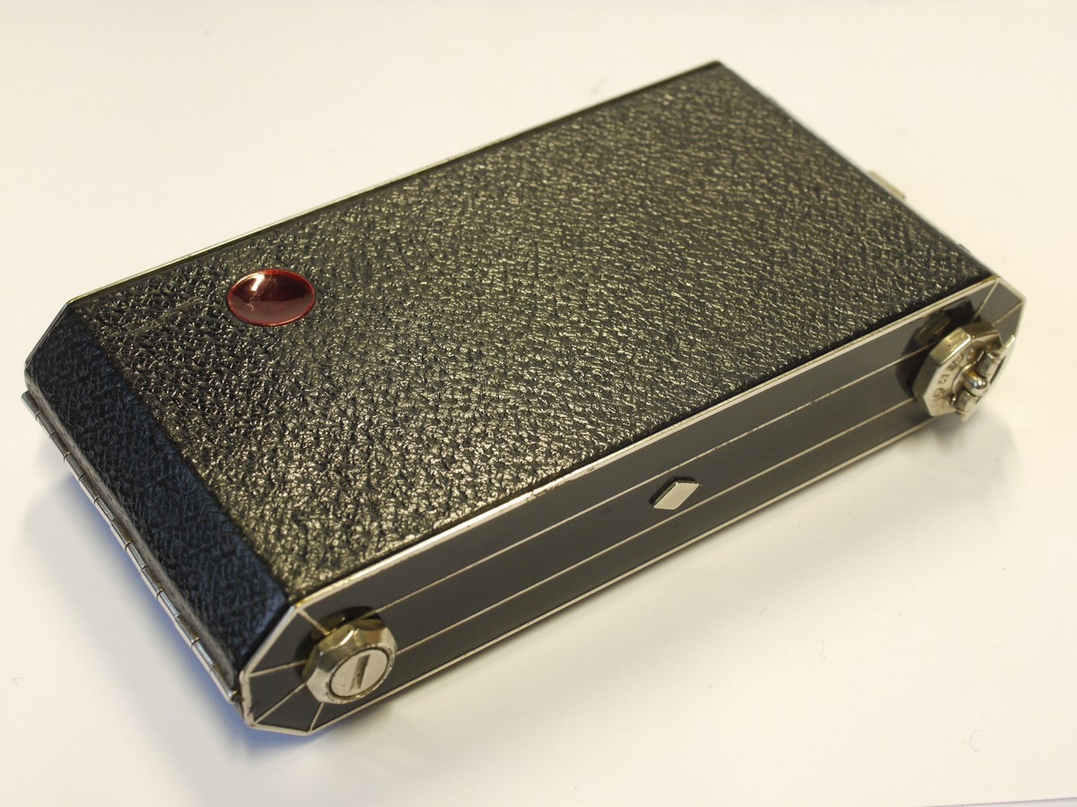 mwclassiccameras-20231208-137 Kodak Six-Twenty 6x9 on 620 folding Art-Deco patterned camera with Kodak Doublet lens