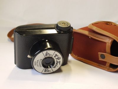 VP Twin 3x4 on 127 Black Bakelite camera, rigid type, with Bloomed Colco lens + case