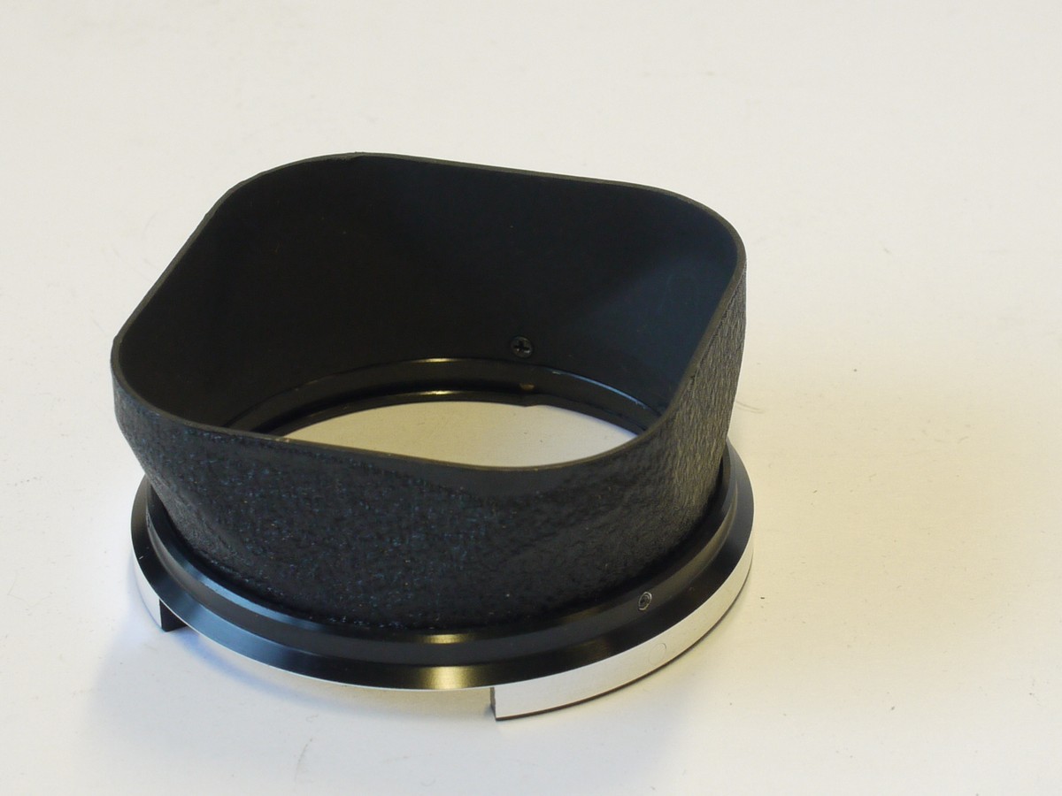 mwclassiccameras-20240119-147 Unamed Chinese made Bayonet 3 Metal lens hood for f2.8 Planar/Xenotar TLR lenses, crackle finish