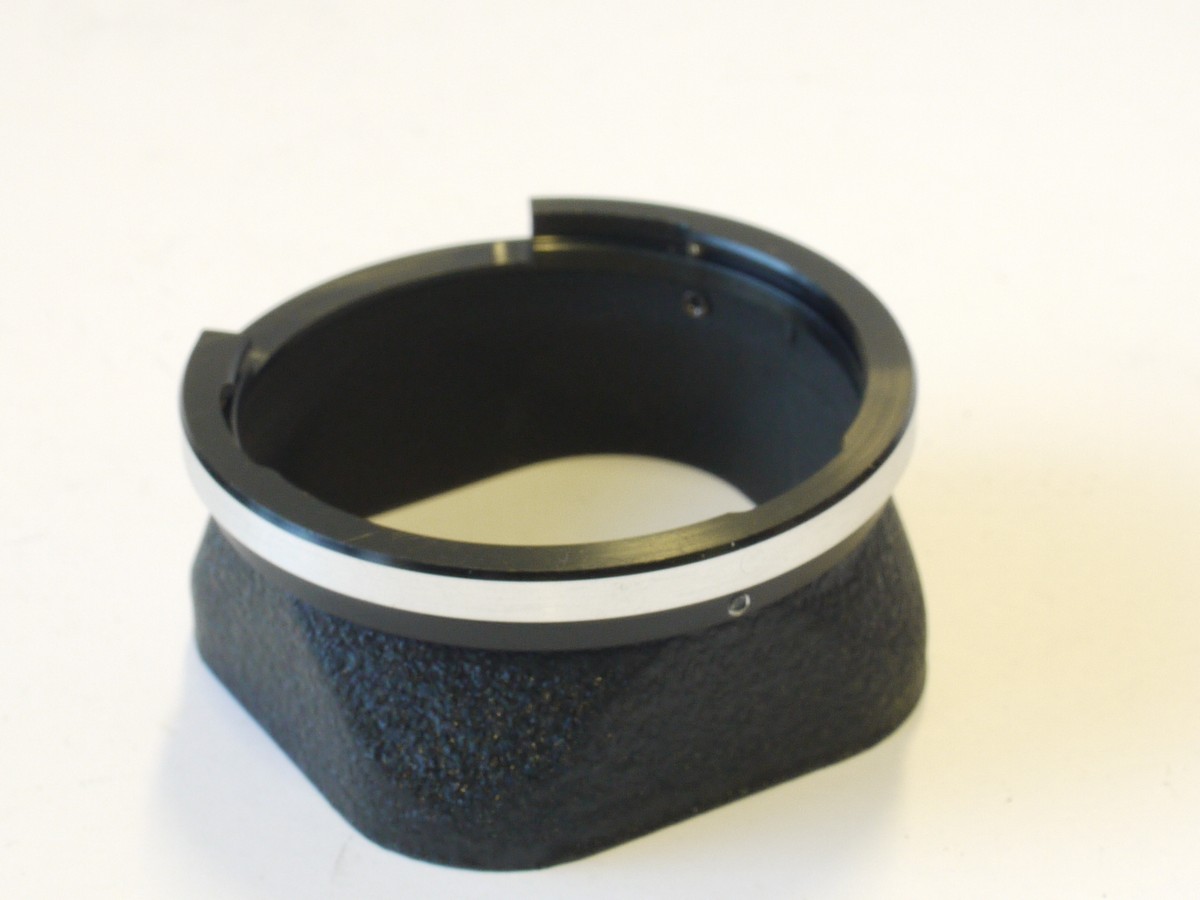 mwclassiccameras-20240119-148 Unamed Chinese made Bayonet 3 Metal lens hood for f2.8 Planar/Xenotar TLR lenses, crackle finish