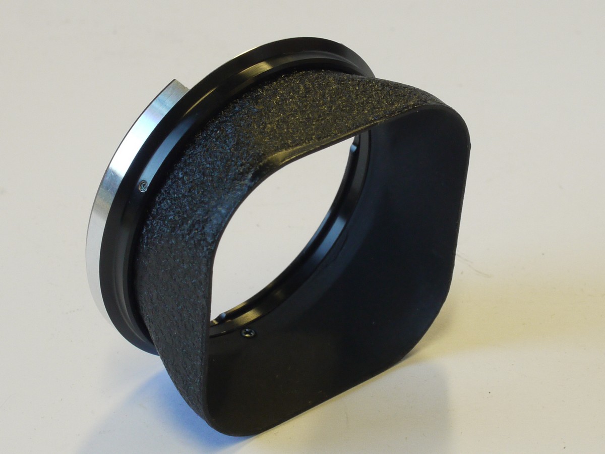 mwclassiccameras-20240119-149 Unamed Chinese made Bayonet 3 Metal lens hood for f2.8 Planar/Xenotar TLR lenses, crackle finish