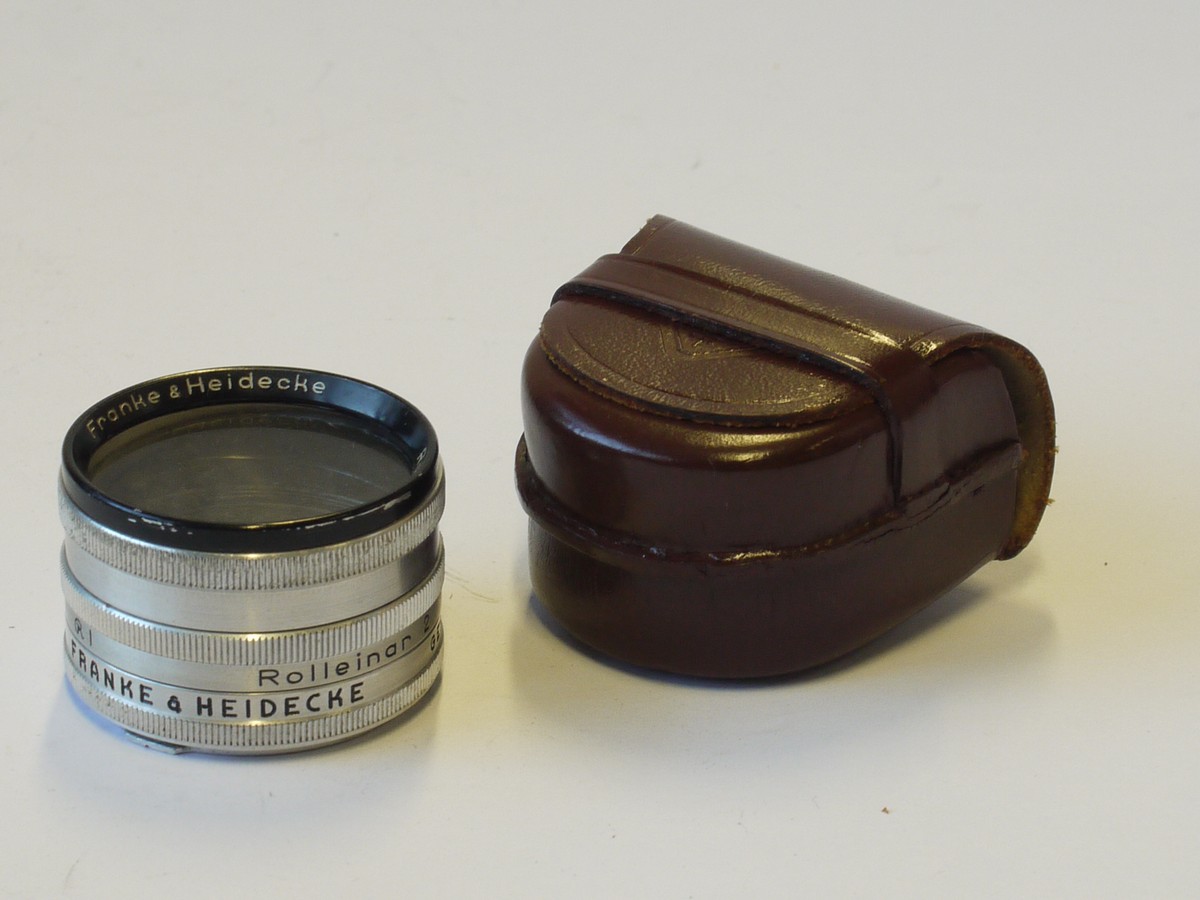 mwclassiccameras-20240119-156 Rollei Bayonet 1 Rolleiparkeil 2 Close-Up lens set (for f3.5 Tessar/Xenar TLR lenses). With Rollei leather case
