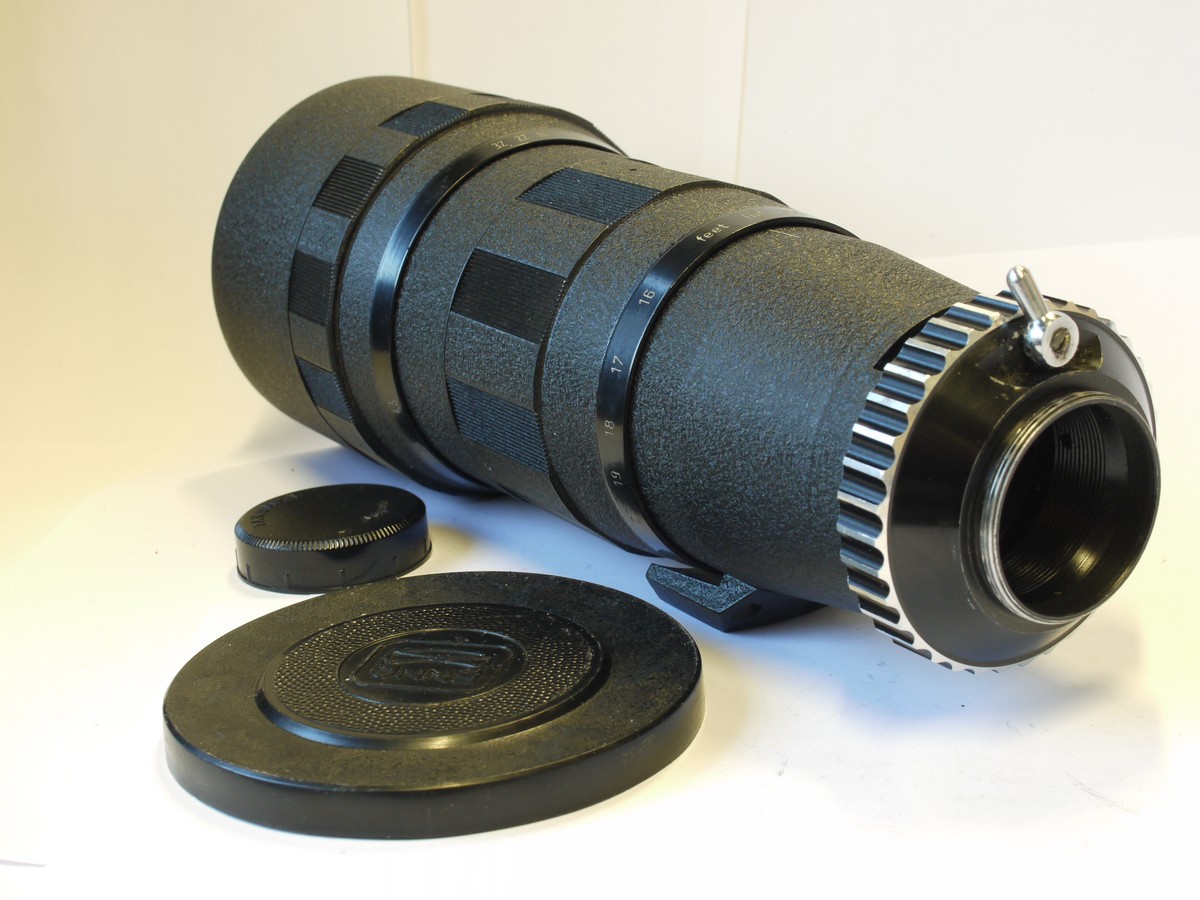 mwclassiccameras-20240119-204 Corfield 400mm f4.5 Tele-Lumax lens, made in West Germany, in M42 screw mount + caps. Lens mount rotates & locks in place. RARE, only a few made