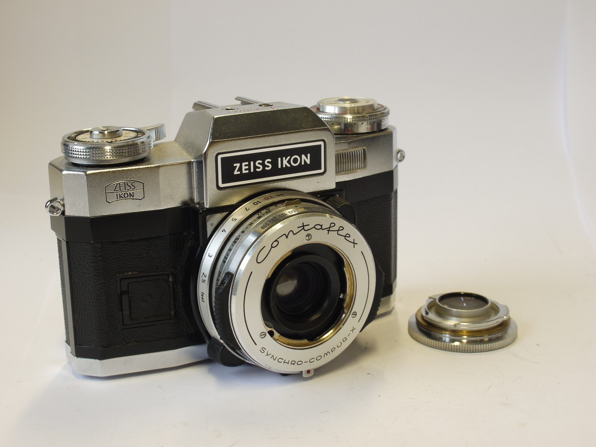 mwclassiccameras-20240126-143 Zeiss Ikon Contaflex Super BC CDS metered 35mm SLR + 50mm f2.8 Tessar interchangeable lens