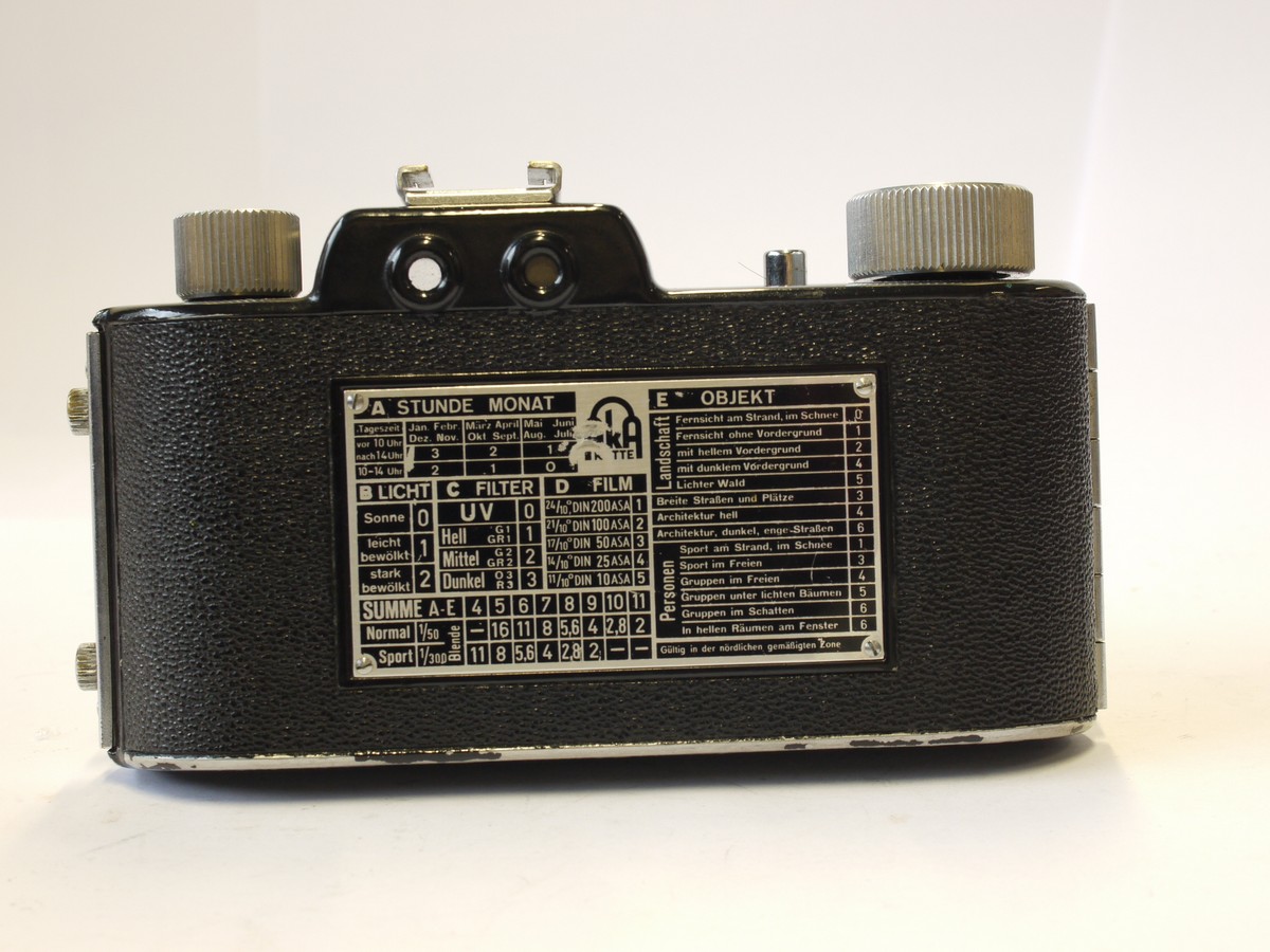 mwclassiccameras-20240126-203 AkaRette 35mm camera, Black version, with 45/50mm & 75mm optical finders + Schneider 50mm f3.5 Xenar interchangeable lens & AkaRelle ER case
