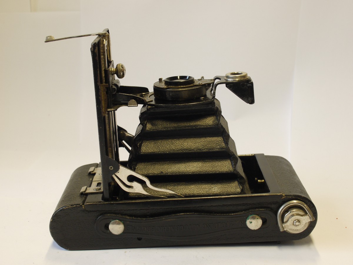 mwclassiccameras-20240126-294 Kodak No.2 Folding Autographic Brownie with Rectilinear lens. Complete with Stylus