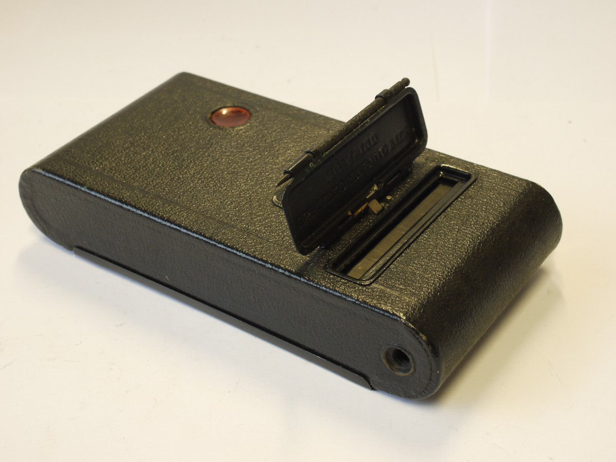 mwclassiccameras-20240126-296 Kodak No.2 Folding Autographic Brownie with Rectilinear lens. Complete with Stylus