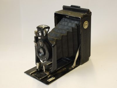 Orionwerk Hannover 6x9 folding plate camera, with Arnold Lederer Prague badge, with Meyer 105mm f7.7 Aristoplanat lens & multi-plate back