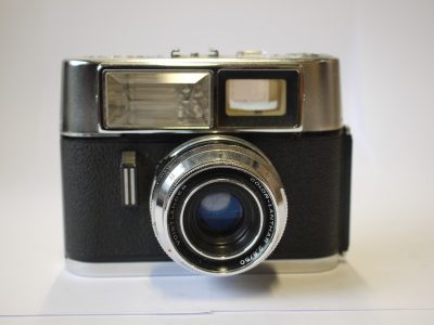 Voigtlander Vitrona 35mm viewfinder camera with built-in flash, with 50mm f2.8 Color-Lanthar lens. Not includng the grip/flash trigger
