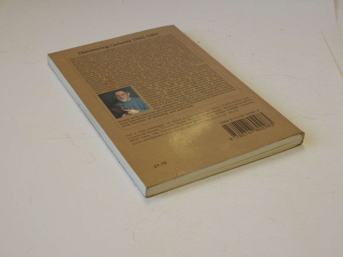 mwclassiccameras-202400202-150 Discovering Cameras 1945-65, small softback book by Robert White c2001. 112 pages in English