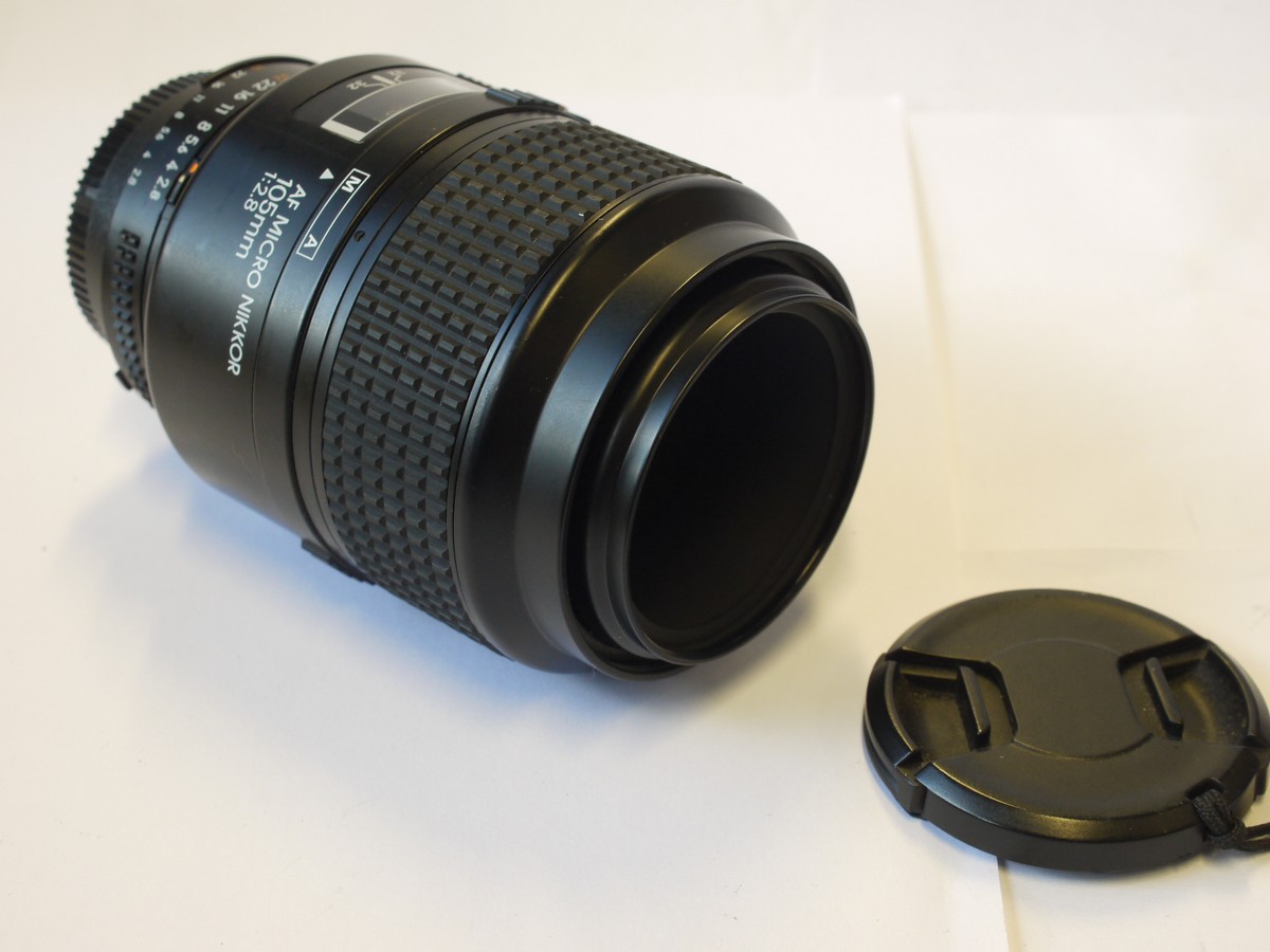 mwclassiccameras-20240216-321 Nikon 105mm f2.8 AF Micro Nikkor auto/manual focus AI-S mount lens + Nikon caps