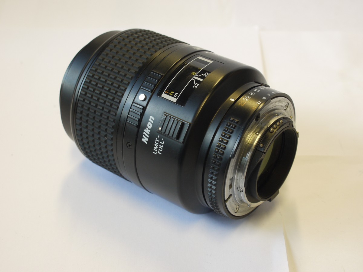 mwclassiccameras-20240216-322 Nikon 105mm f2.8 AF Micro Nikkor auto/manual focus AI-S mount lens + Nikon caps