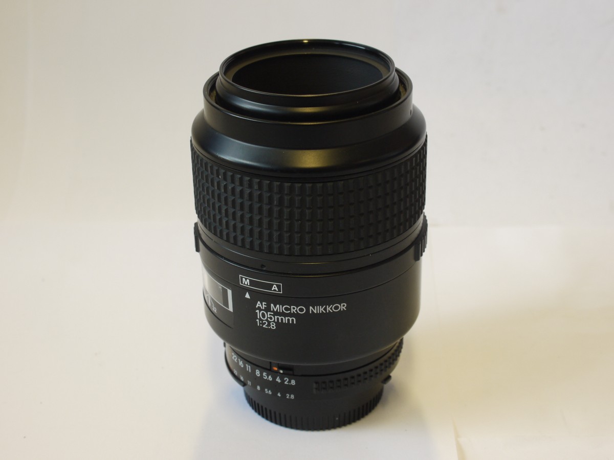 mwclassiccameras-20240216-324 Nikon 105mm f2.8 AF Micro Nikkor auto/manual focus AI-S mount lens + Nikon caps