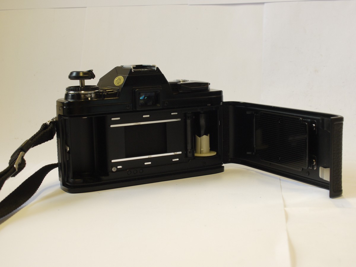 mwclassiccameras-20240216-342 Minolta X-300 35mm SLR + Minolta 35-70mm f3.5 MD Zoom, with Minolta front cap & Neck Strap