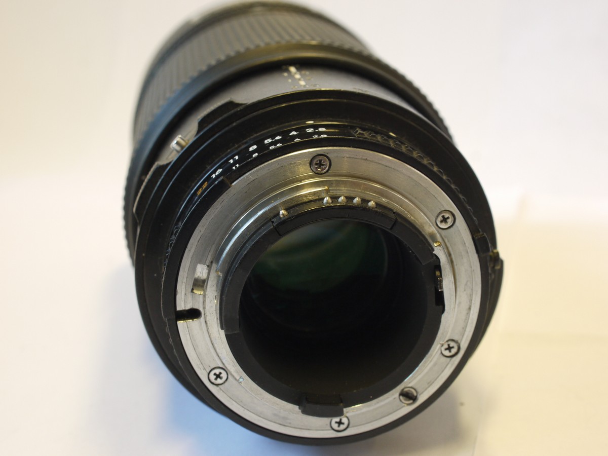 mwclassiccameras-20240216-379 Nikon ED 80-200mm f2.8 AF Nikkor auto/manual focus zoom + Nikon caps & case