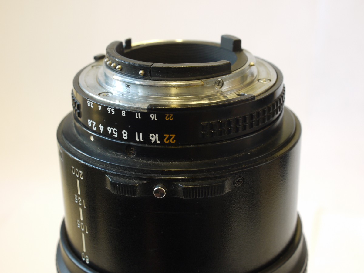mwclassiccameras-20240216-380 Nikon ED 80-200mm f2.8 AF Nikkor auto/manual focus zoom + Nikon caps & case